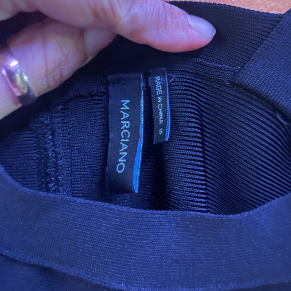 MARCIANO BLACK/RED BODYCON MINI DRESS - Picture 3 of 4